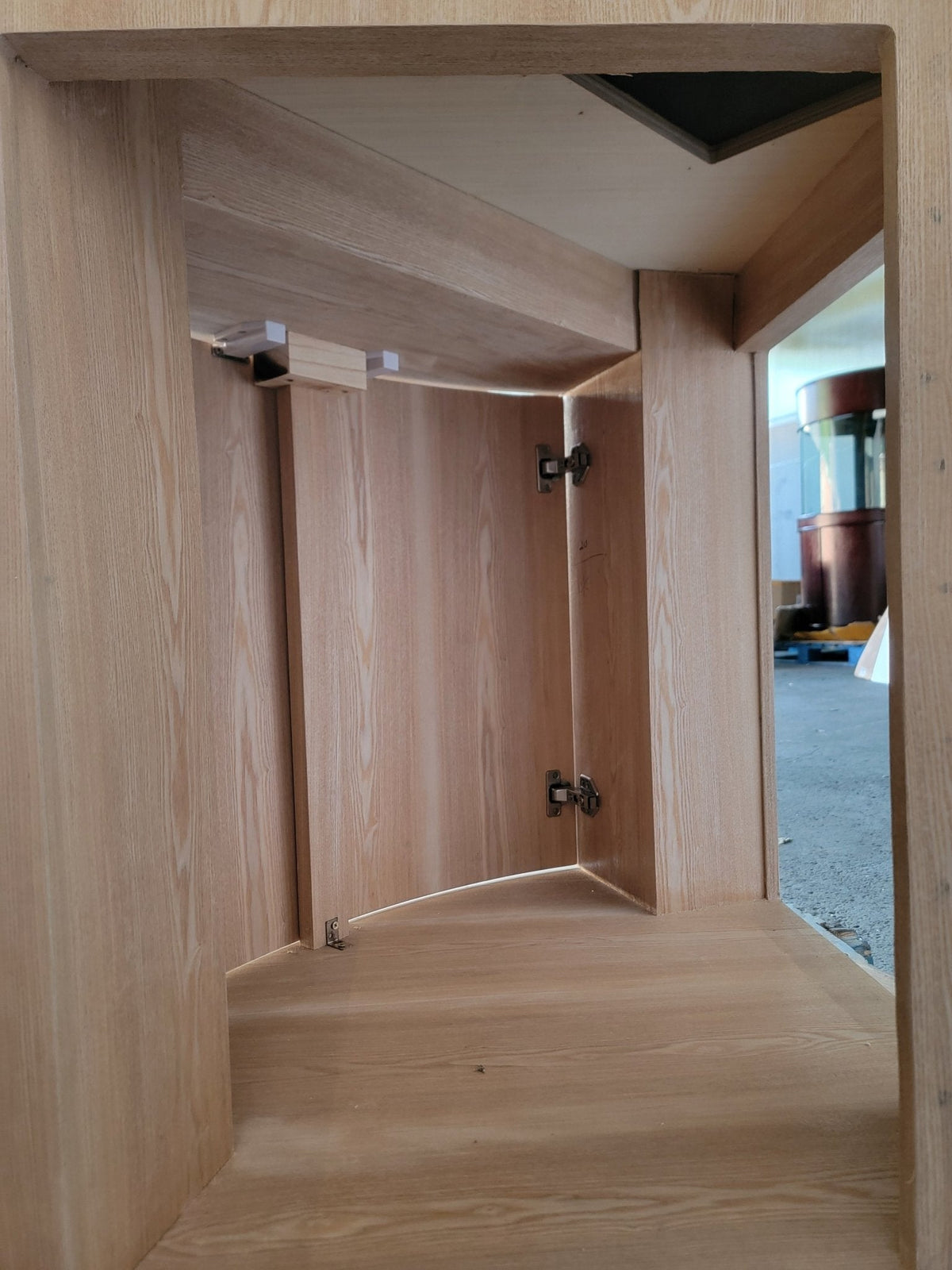 90g Corner 1/4 Cylinder Reef-Ready Aquarium Set in Arctic White Flush Wood Furniture
